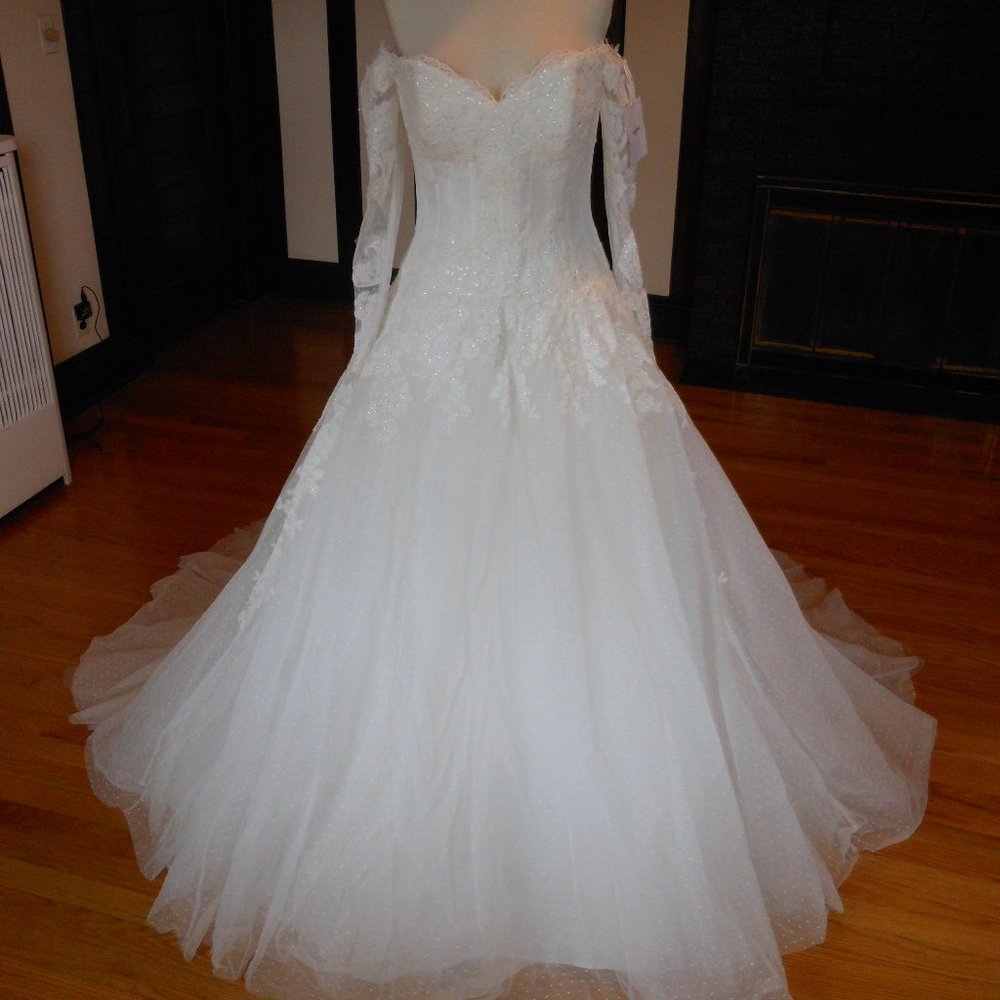 Off-Shoulder Long Sleeve White Lace Ball Gown Dress - Picture 3 of 16